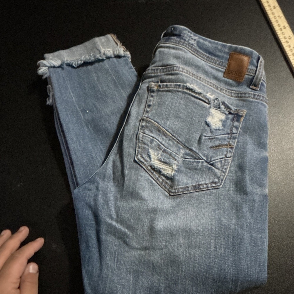 BKE Woman's Skinny Mid Rise Medium Wash Blue Denim Jeans Distressed 29x25 - Picture 2 of 10